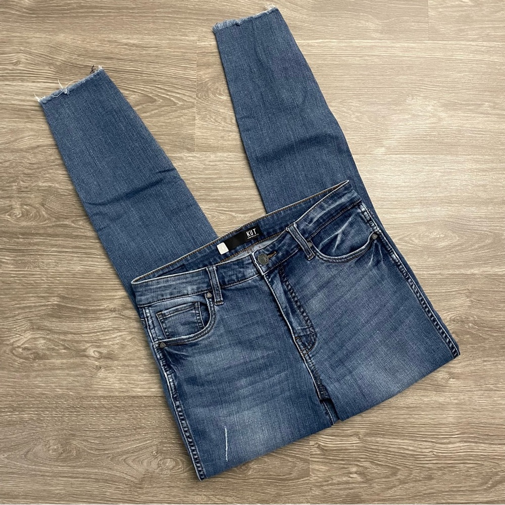 Kut from the Kloth Medium Wash Raw Hem Skinny Jeans Size 8